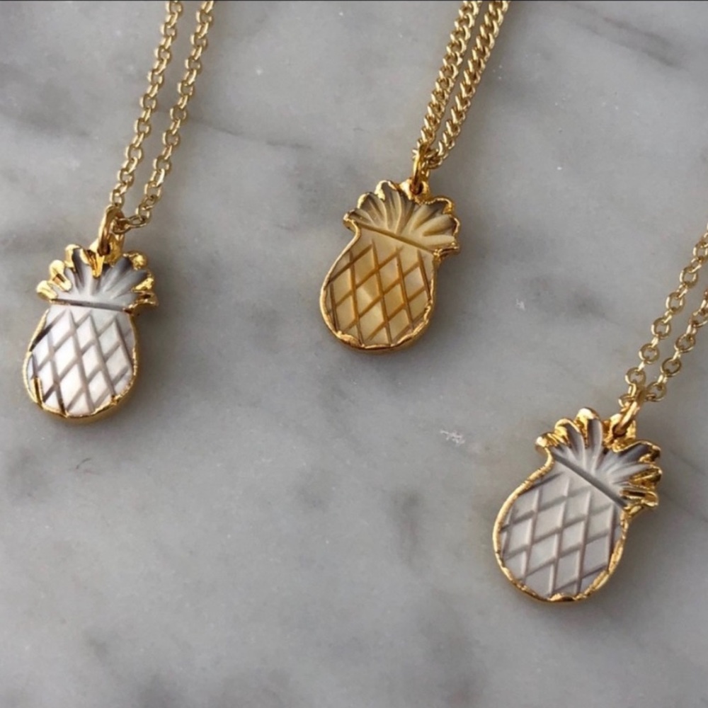 Estrella & Luna Carved Shell Pineapple Necklace